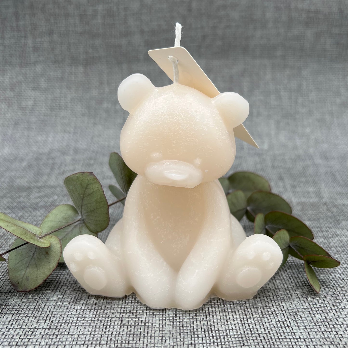 Handgemaakte kaars, beer, beertje ideaal geboortecadeau Zachte gemet jasmin orchide in combinatie met bergamot en lavendel
