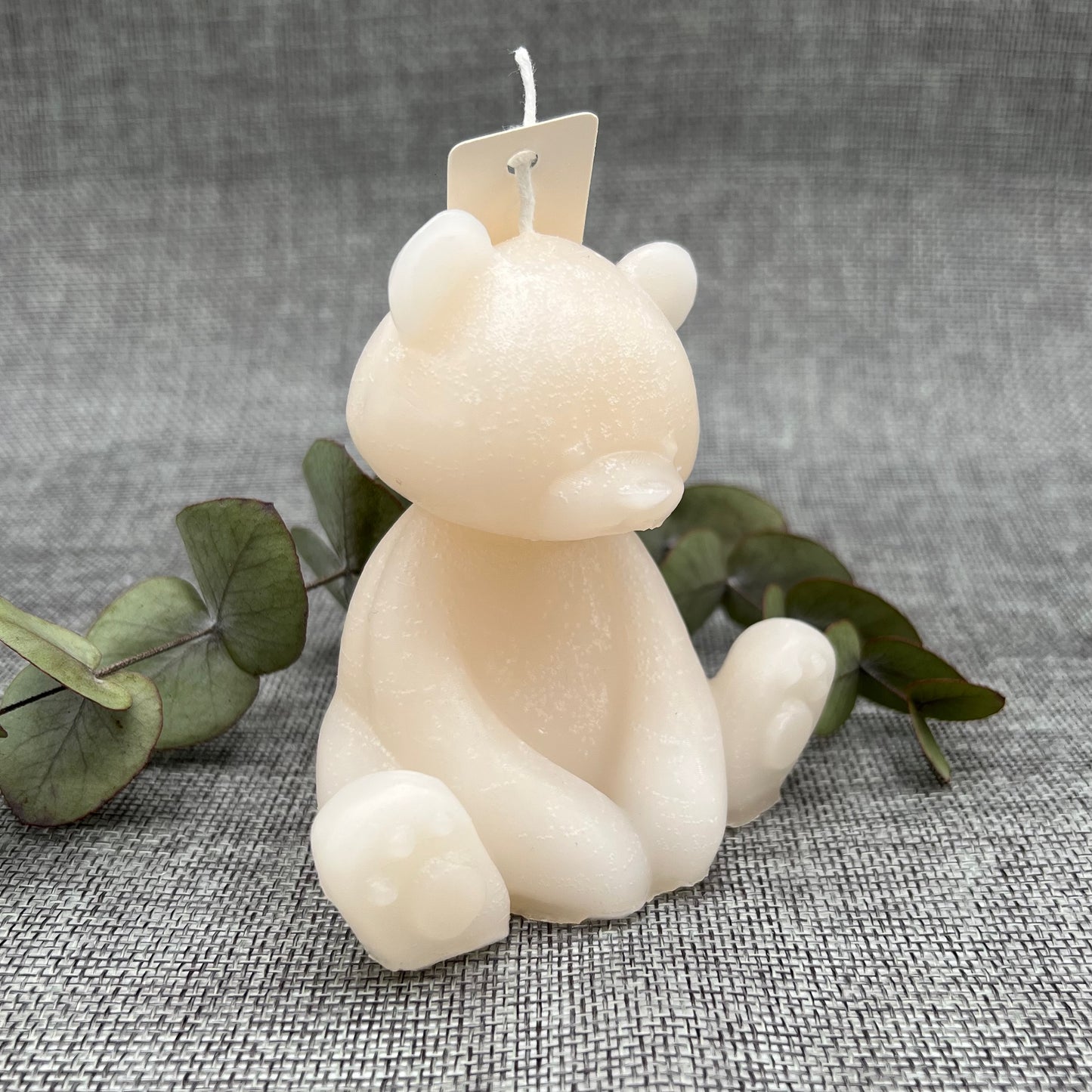 Handgemaakte kaars, beer, beertje ideaal geboortecadeau Zachte gemet jasmin orchide in combinatie met bergamot en lavendel